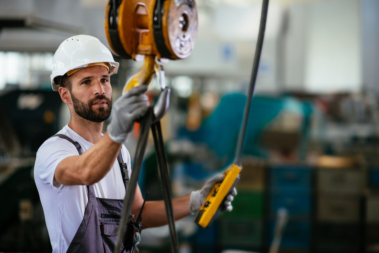 mann på arbeidsplass, industri