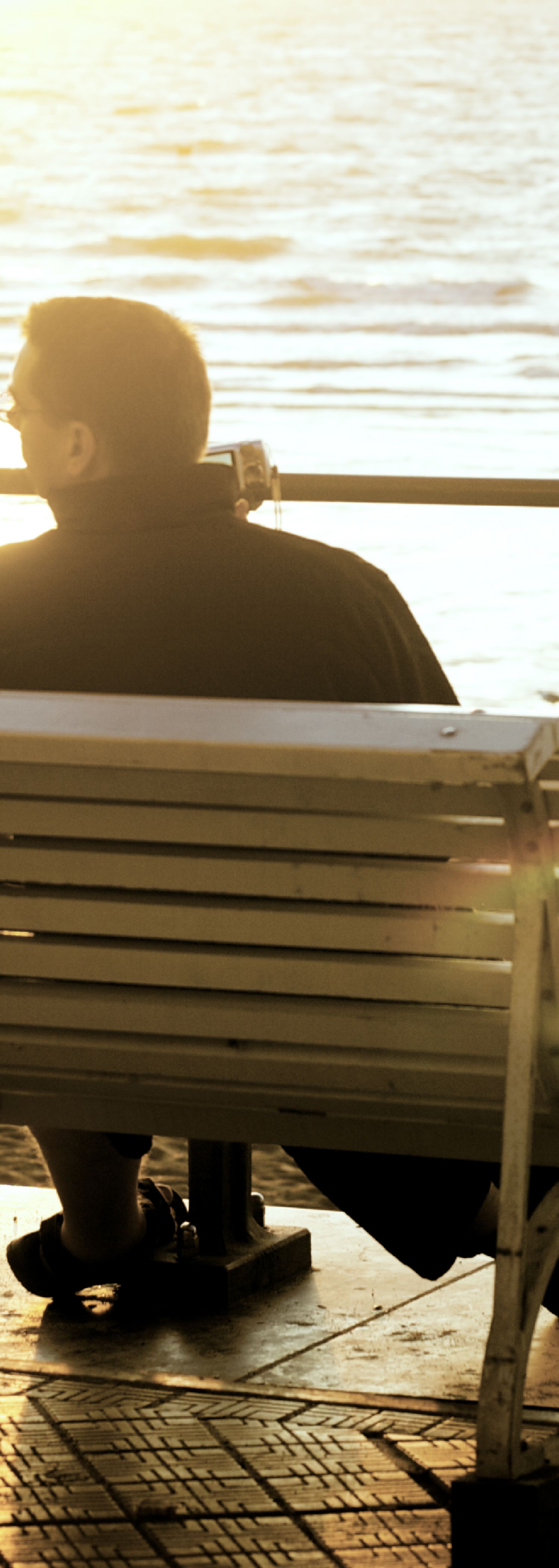 Private Banking - Two people on a bench