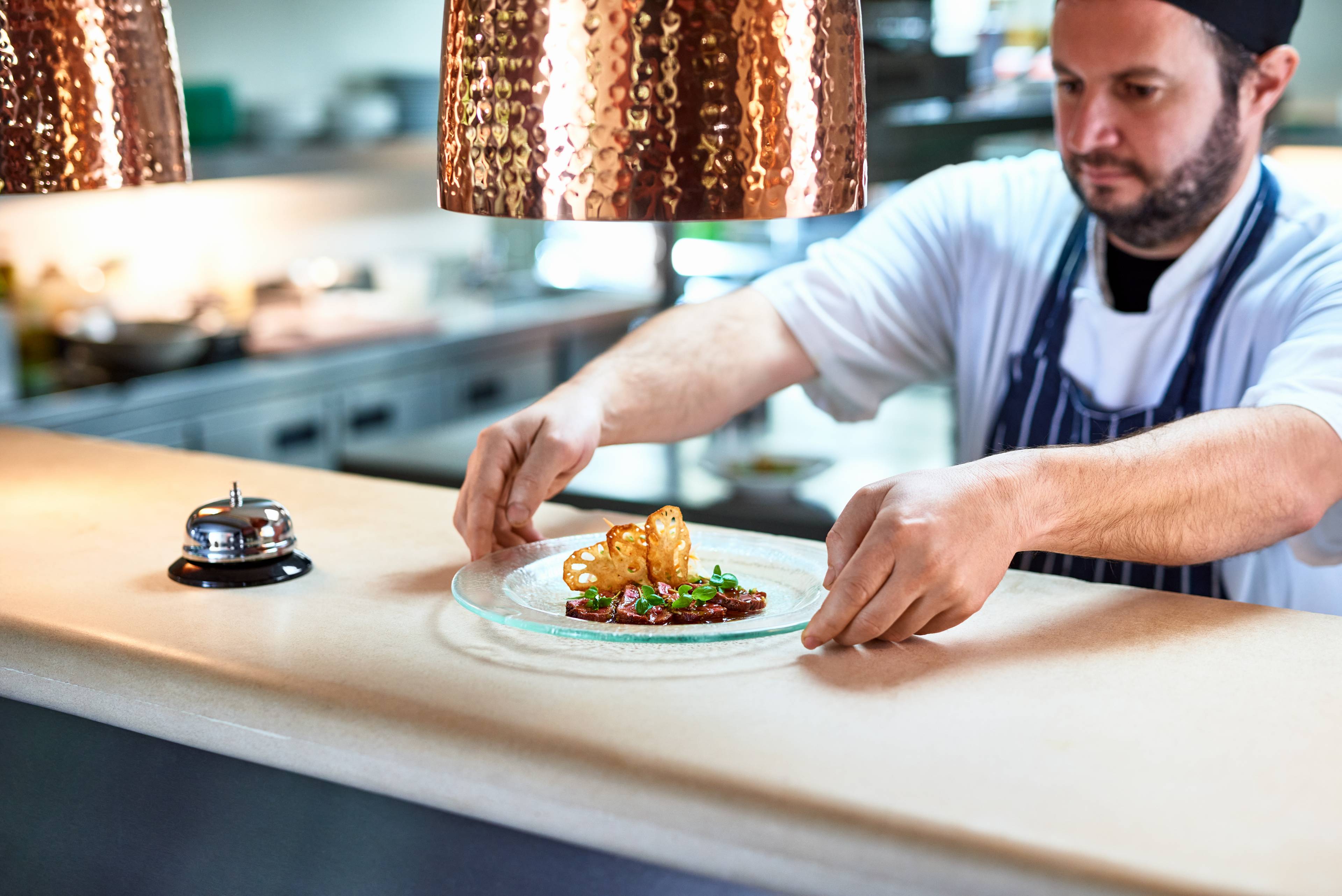  Gourmetmåltid klar til å bli servert 