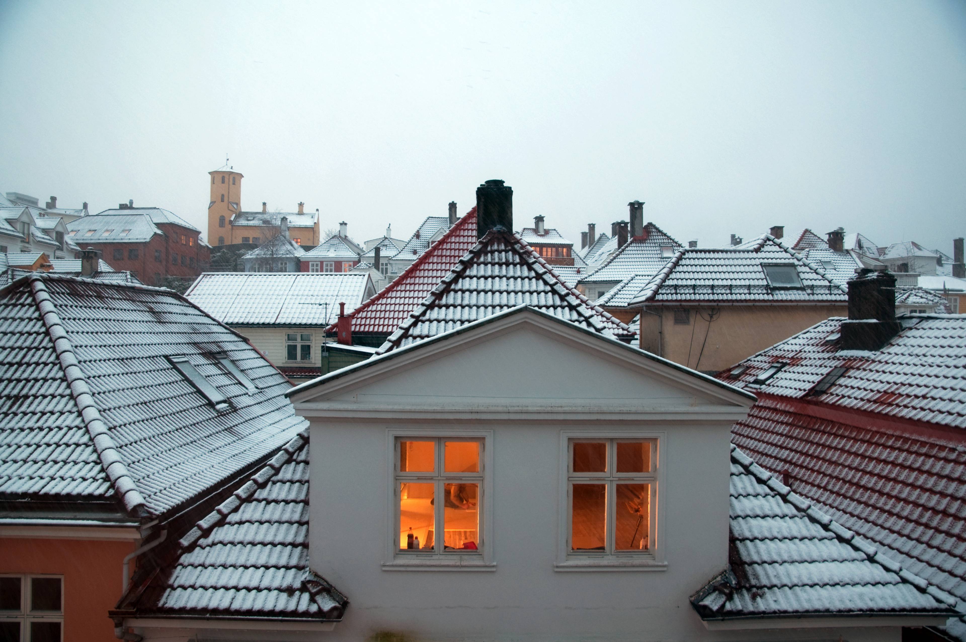 winter roofs on residential blocks