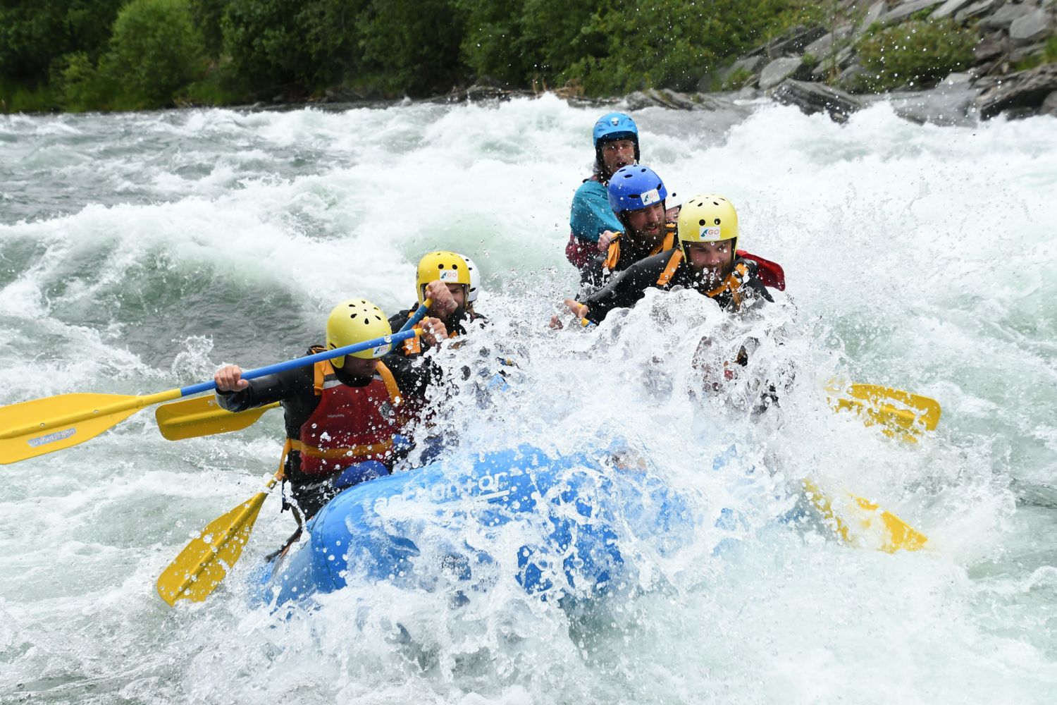 go_rafting_sjoa__sommerens_villeste_og_vakreste_naturopplevelse-cover